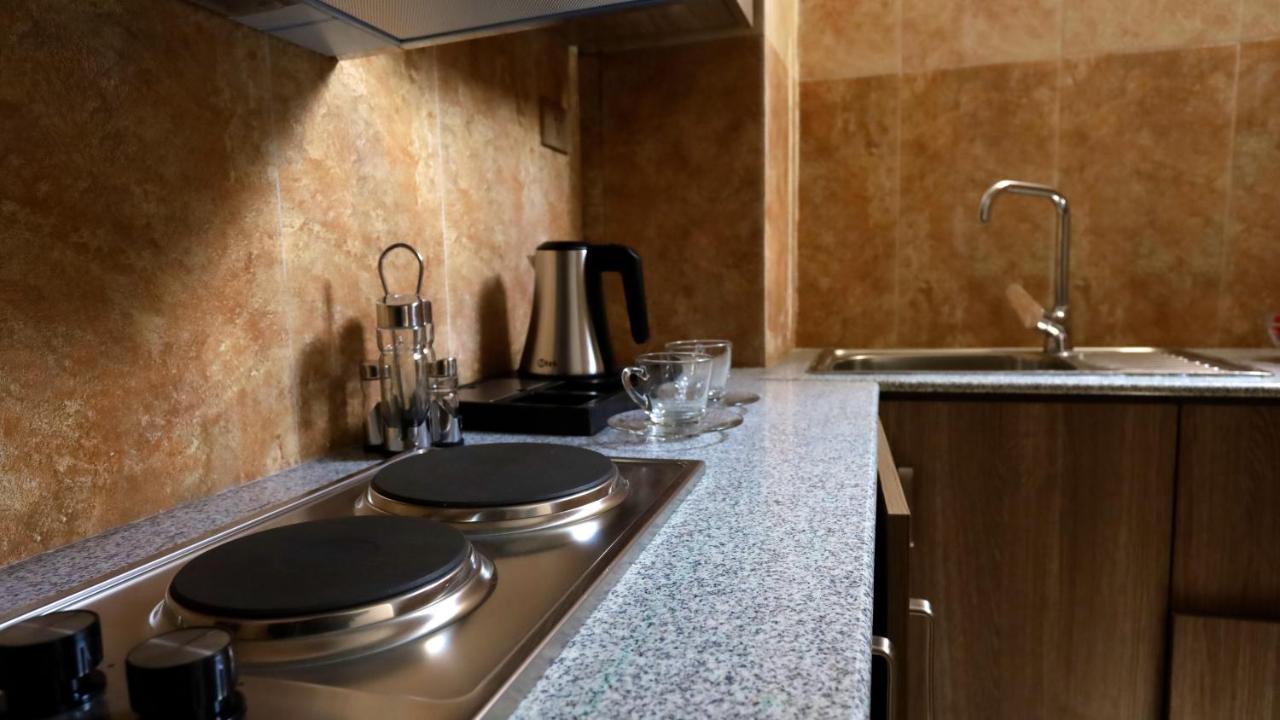Black Horse Hotel Apartment Addisz-Abeba Kültér fotó